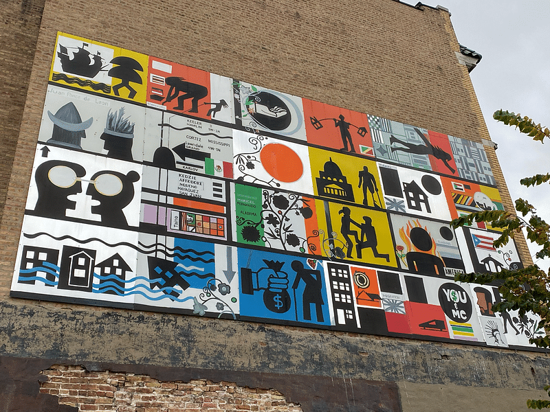 mural in Chicago by artist unknown.