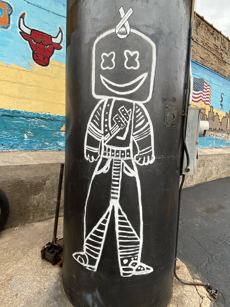 mural in Chicago by artist unknown.
