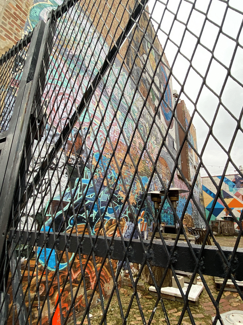 mural in Chicago by artist unknown.