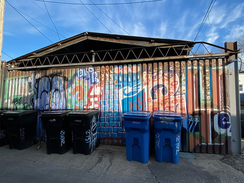 mural in Chicago by artist unknown.
