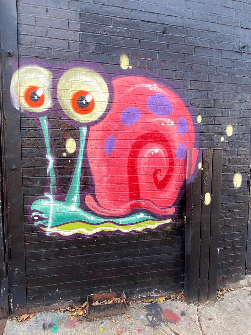 mural in Chicago by artist unknown.