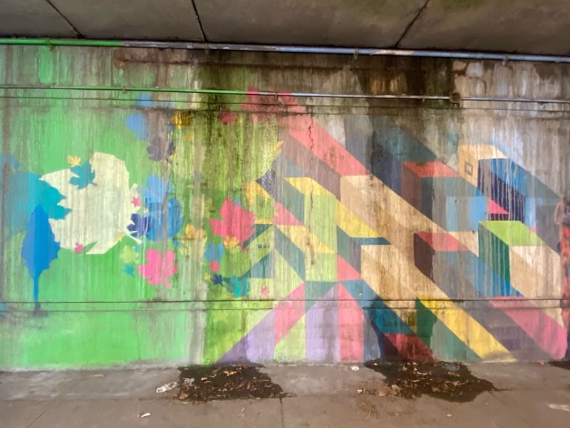 mural in Chicago by artist unknown.