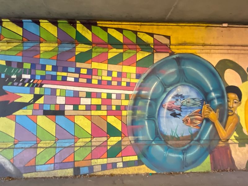 mural in Chicago by artist unknown.