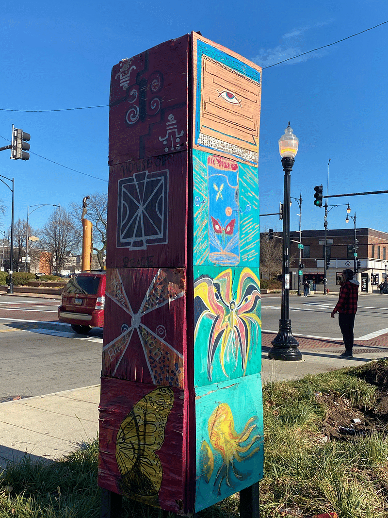 mural in Chicago by artist unknown.