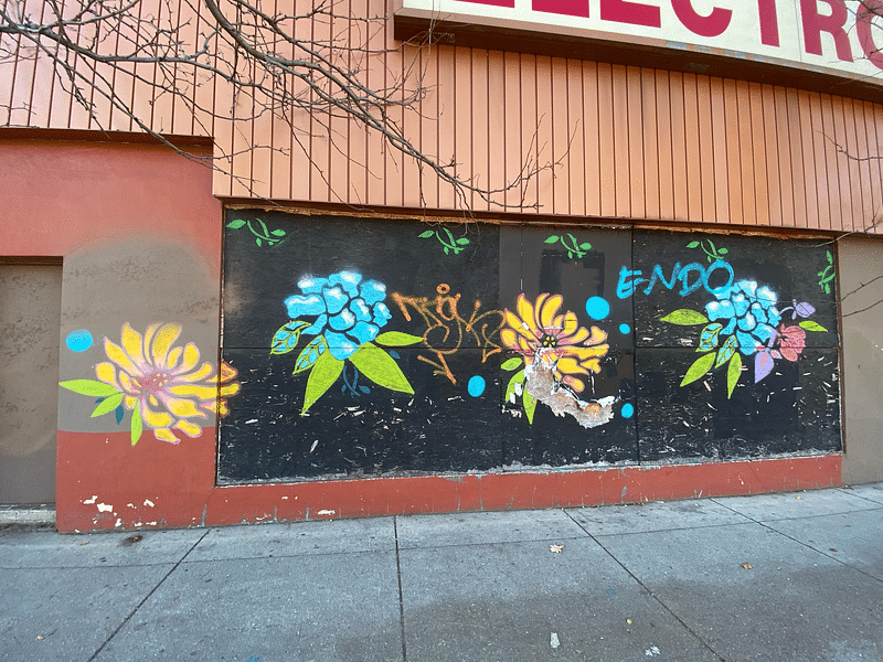 mural in Chicago by artist unknown.