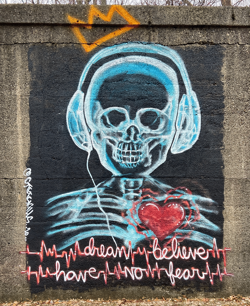 mural in  by artist unknown.