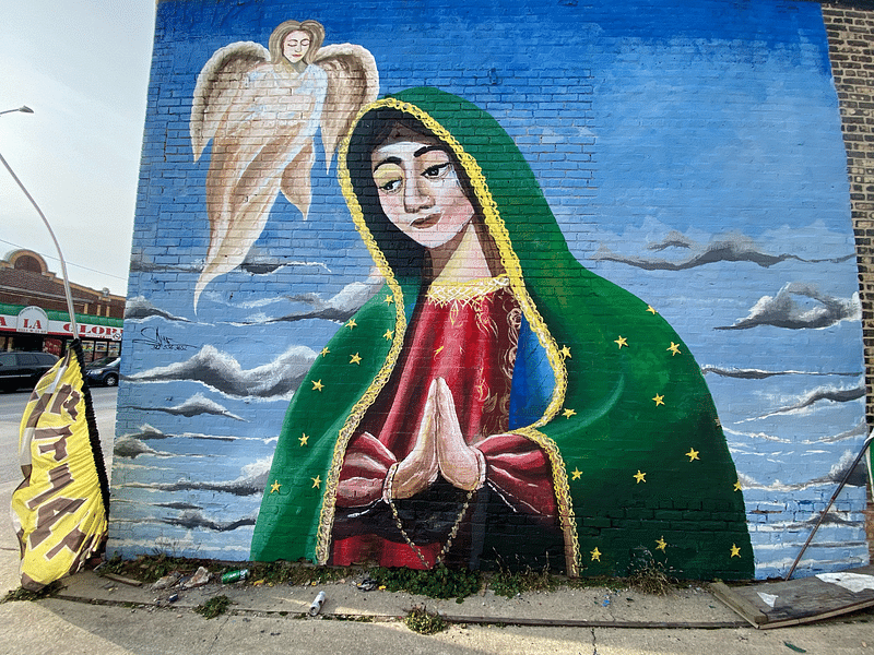 mural in Chicago by artist unknown.