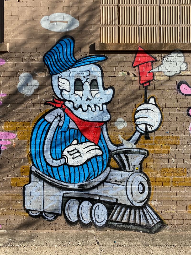 mural in Chicago by artist unknown.
