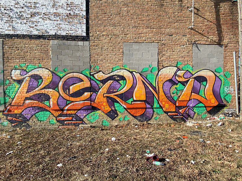 mural in Chicago by artist unknown.