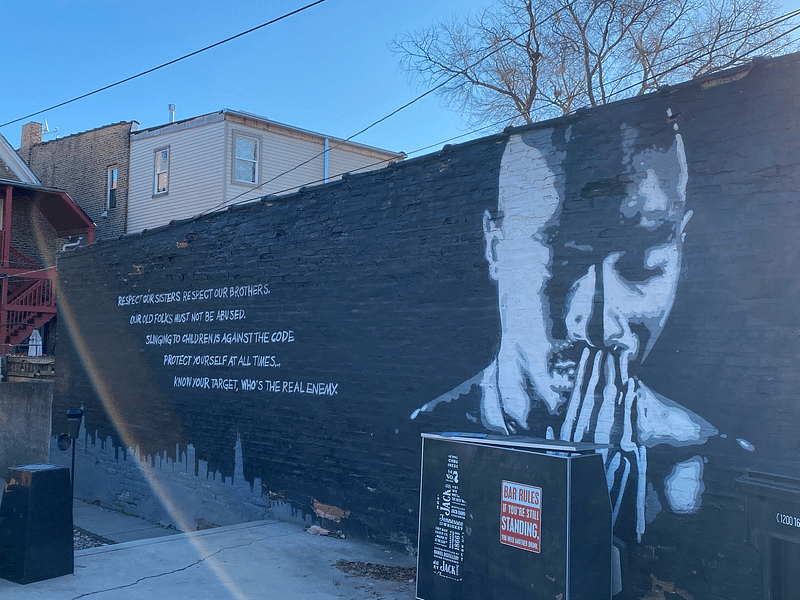 mural in Chicago by artist unknown.
