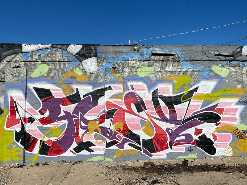 mural in Chicago by artist unknown.