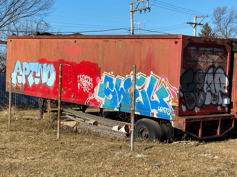 mural in Chicago by artist unknown.