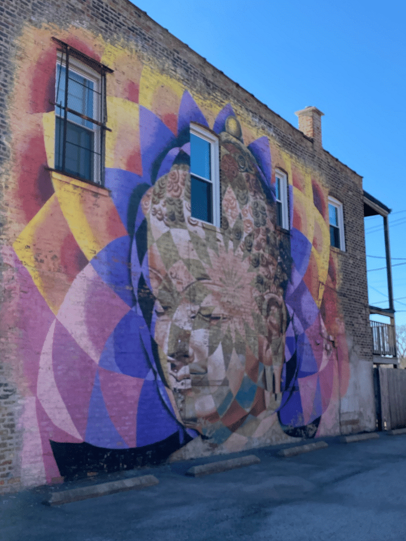 mural in Chicago by artist unknown.