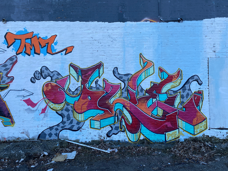mural in Chicago by artist unknown.