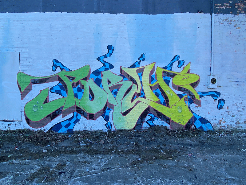 mural in Chicago by artist unknown.