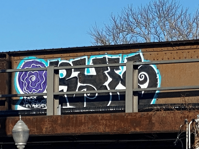 mural in Chicago by artist unknown.