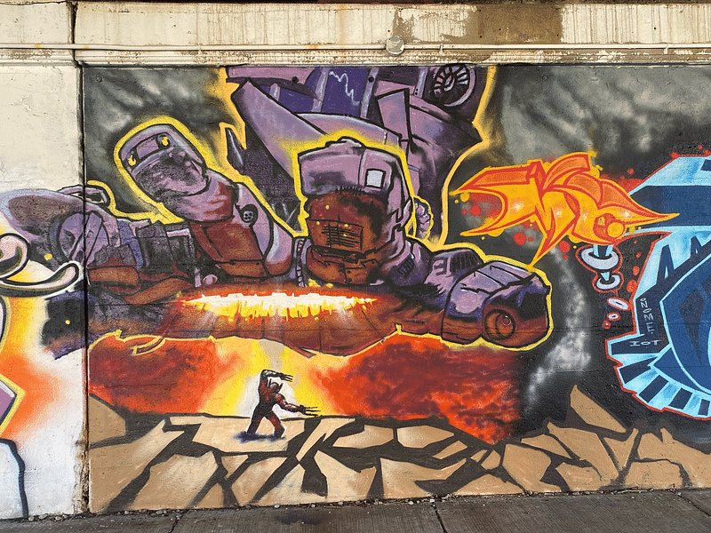 mural in Chicago by artist unknown.