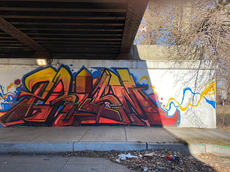 mural in Chicago by artist unknown.