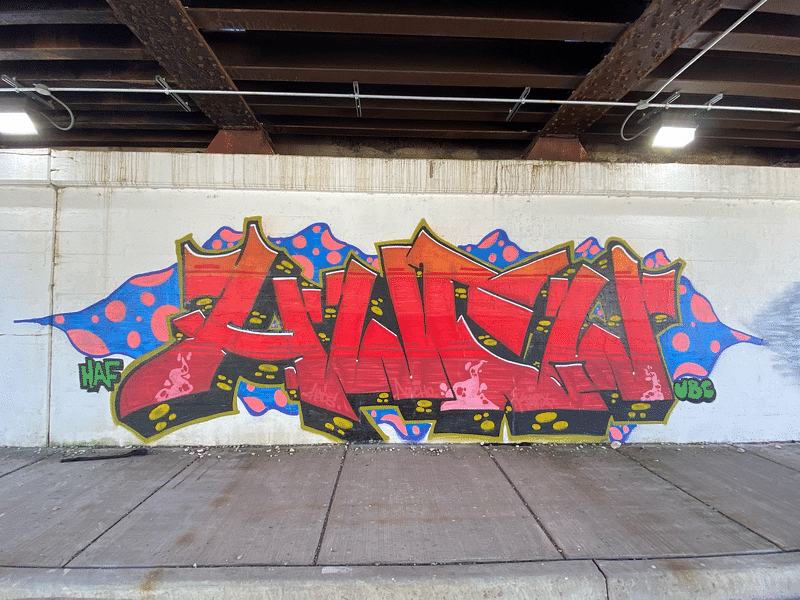mural in Chicago by artist unknown.