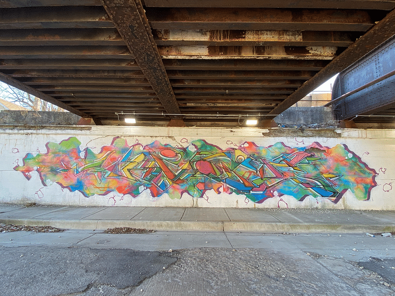 mural in Chicago by artist unknown.