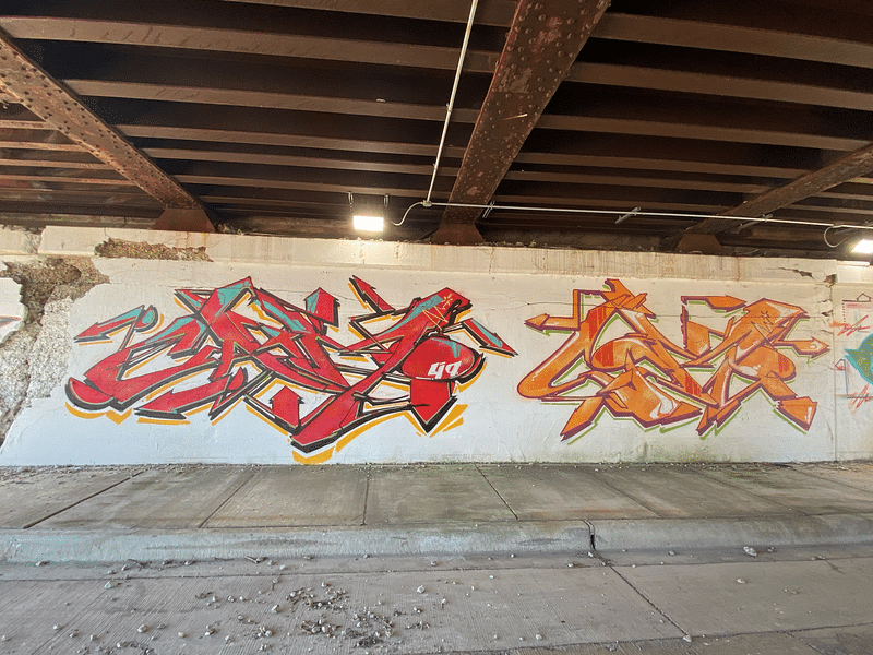 mural in Chicago by artist unknown.