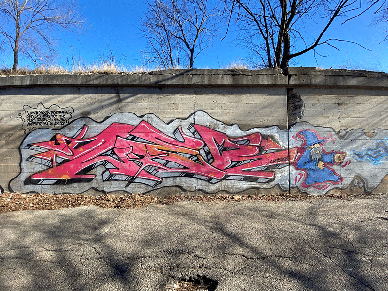 mural in Chicago by artist unknown.
