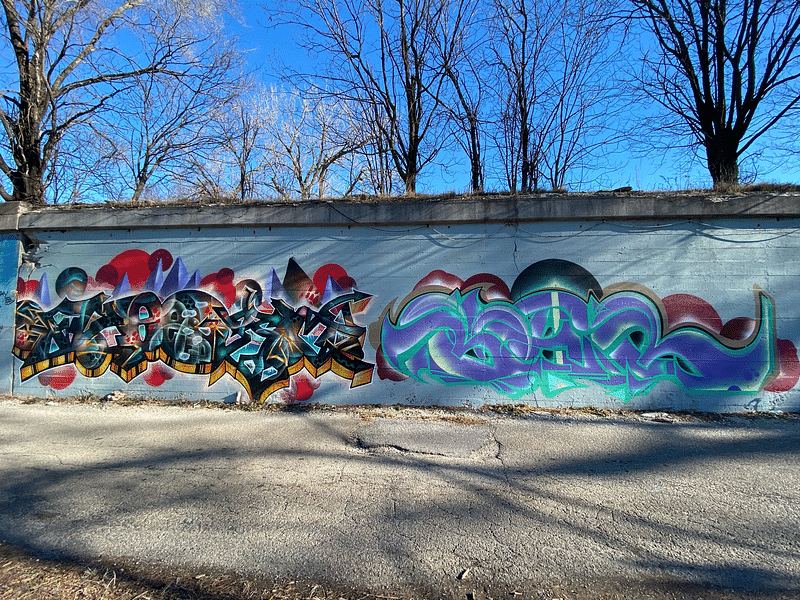 mural in Chicago by artist unknown.