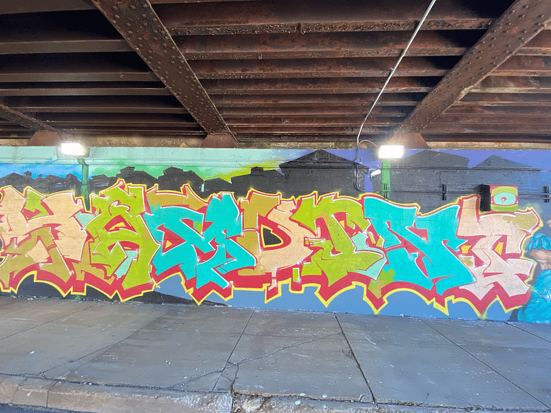 mural in Chicago by artist unknown.