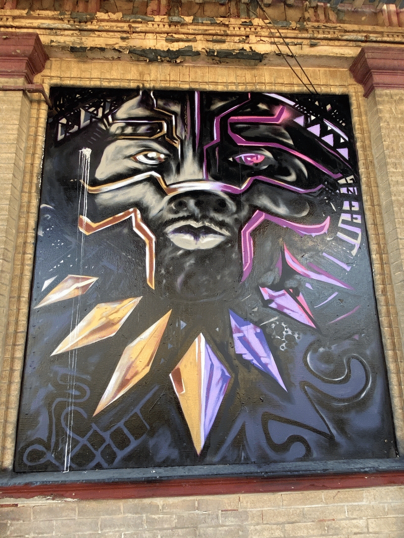 mural in Chicago by artist unknown.