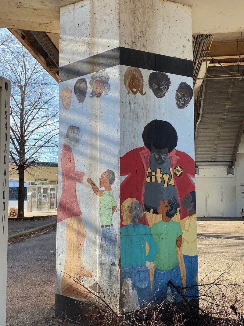 mural in Chicago by artist unknown.
