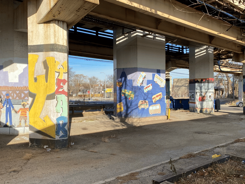 mural in Chicago by artist unknown.