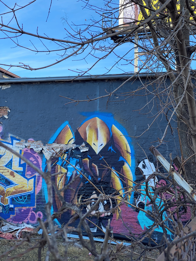 mural in Chicago by artist unknown.