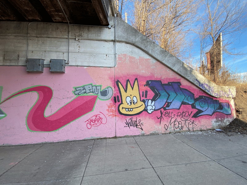 mural in Chicago by artist unknown.