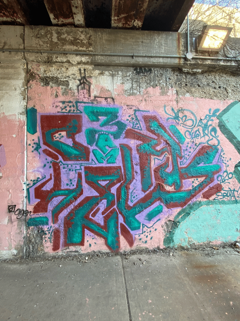 mural in Chicago by artist unknown.