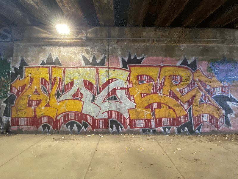 mural in Chicago by artist unknown.