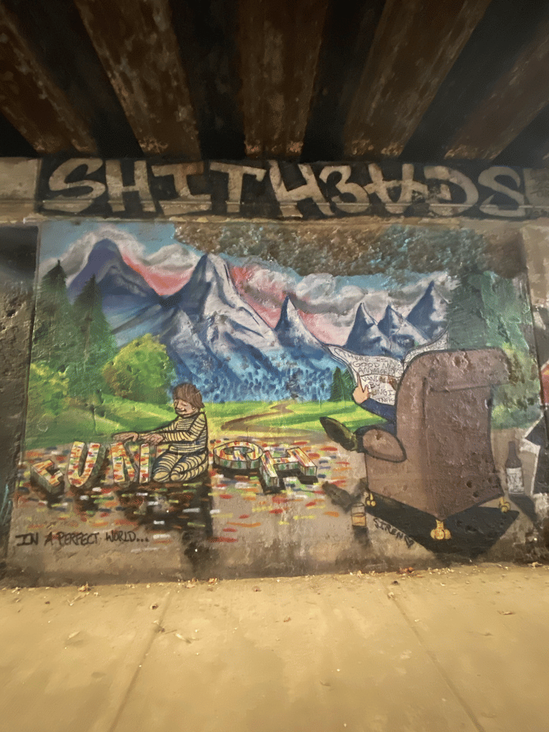 mural in Chicago by artist unknown.