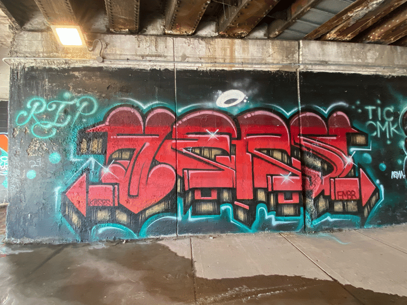 mural in Chicago by artist unknown.