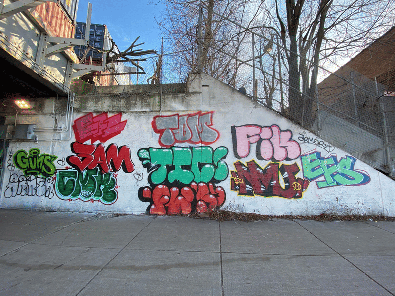 mural in Chicago by artist unknown.