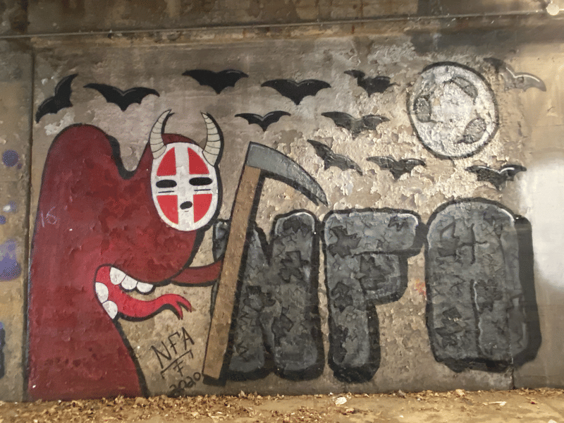 mural in Chicago by artist unknown.