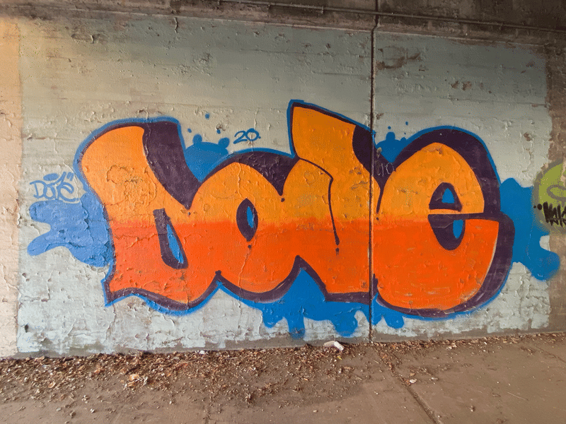 mural in Chicago by artist unknown.