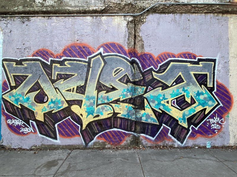 mural in Chicago by artist unknown.