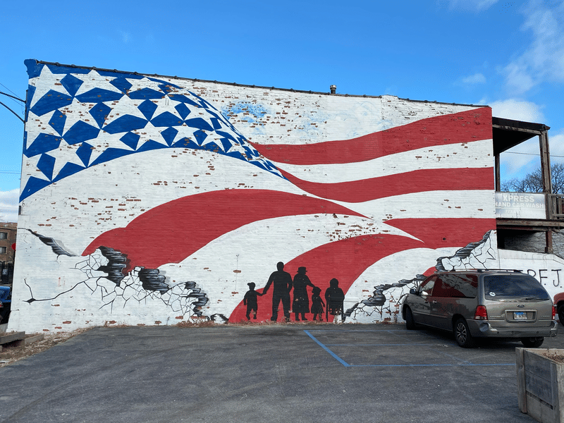 mural in Chicago by artist unknown.