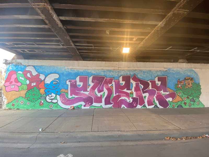 mural in Chicago by artist unknown.