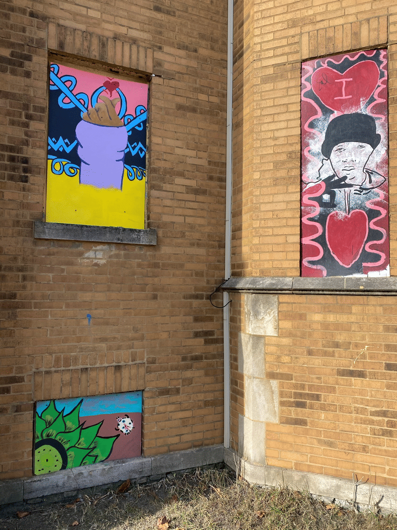 mural in Chicago by artist unknown.