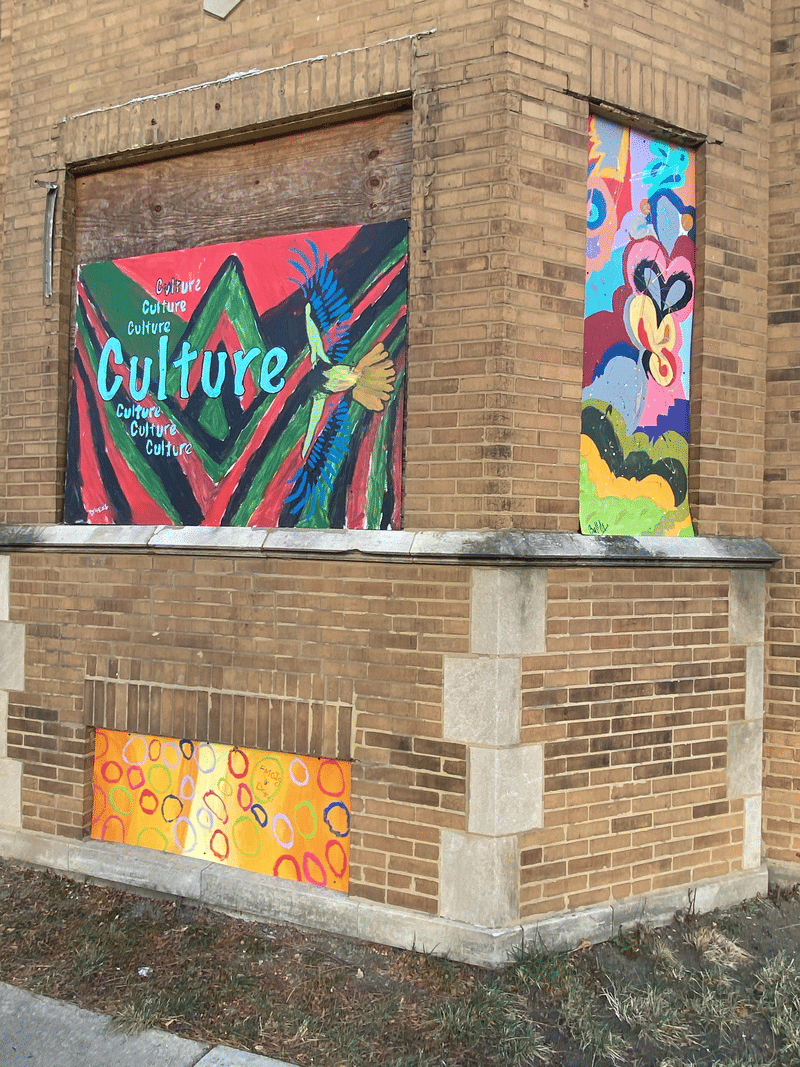 mural in Chicago by artist unknown.