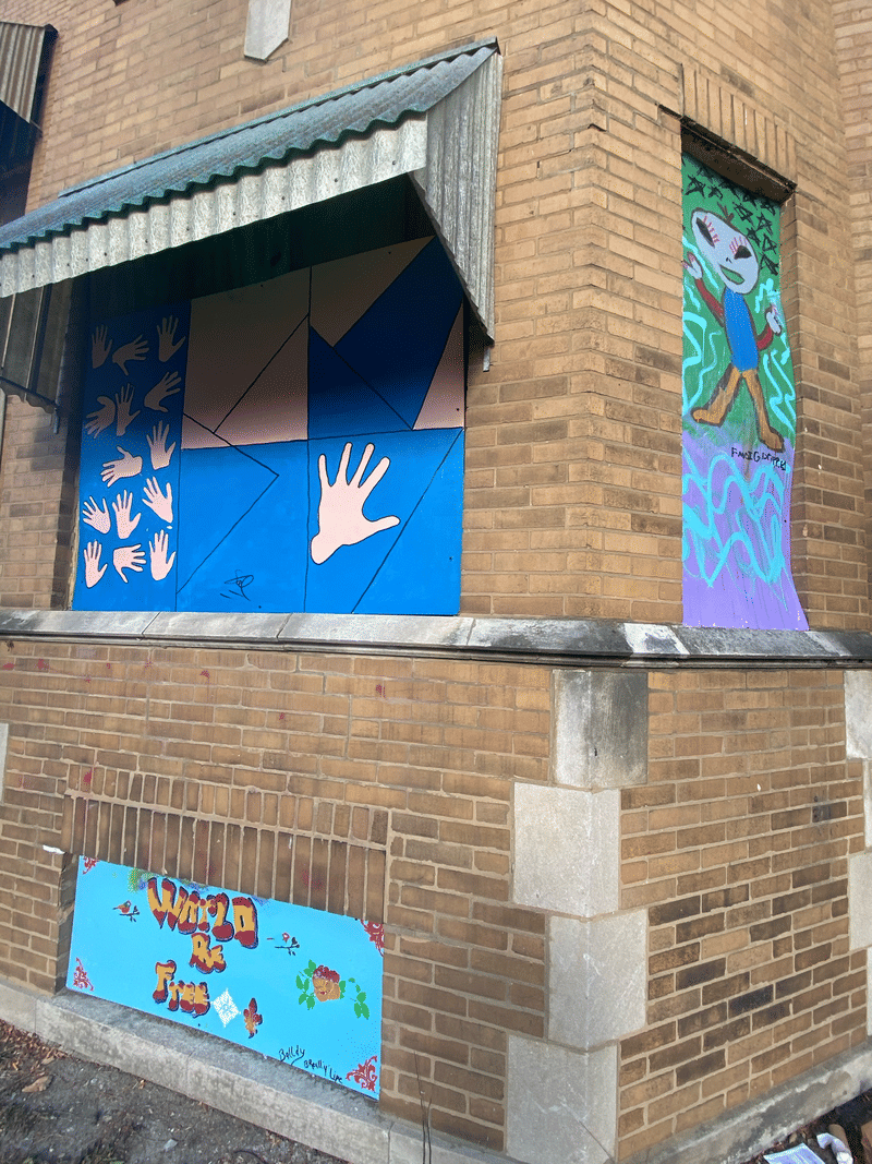 mural in Chicago by artist unknown.