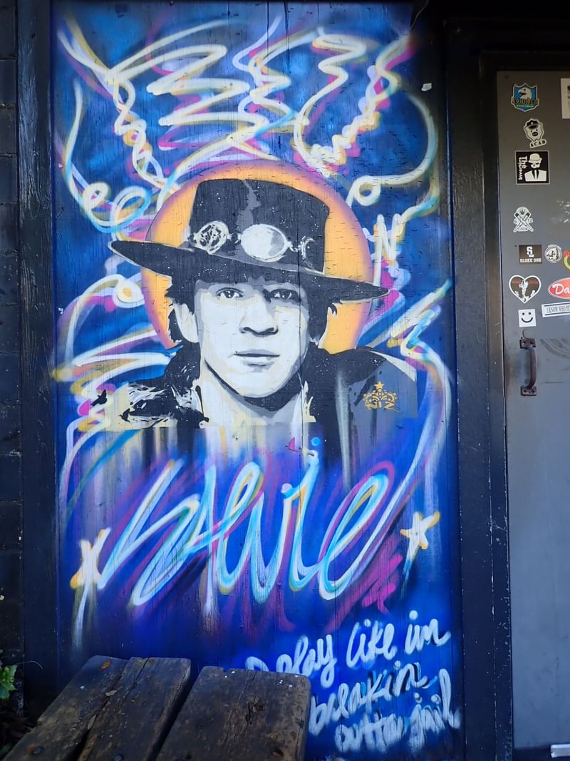 mural in Austin by artist Niz.
