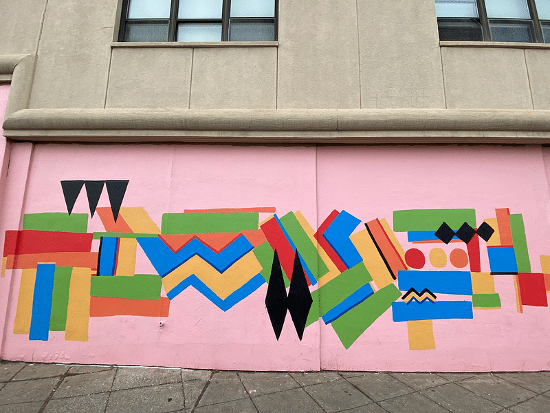 mural in Chicago by artist unknown.