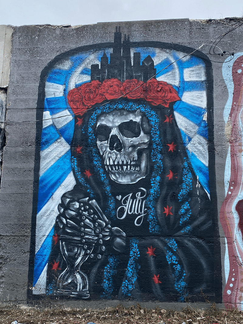 mural in Chicago by artist July.