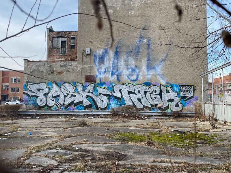 mural in Chicago by artist unknown.